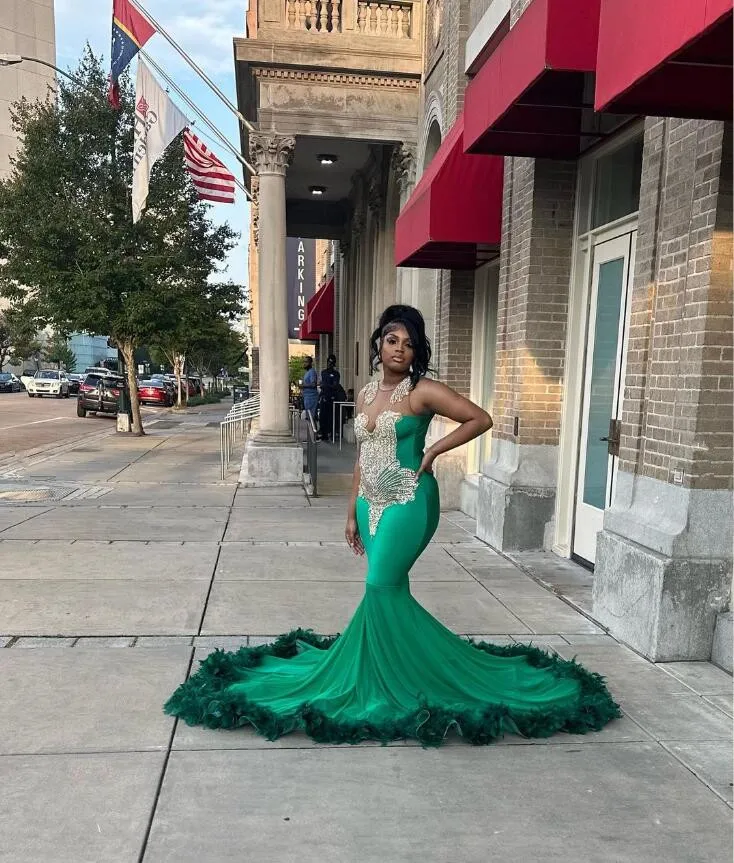Sparkly Long Green Mermaid Prom Party Dresses for Black Girl Luxury Crystal Feahter Sheer Evening Birthday Gown