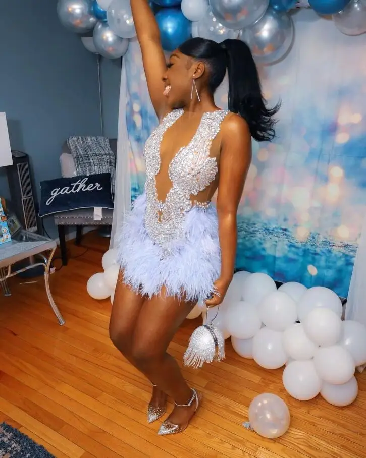 Sparkly Fashion Short Prom Homecoming Dresses for Black Girl Luxury Diamond Feather Mini Evening Birthday Gala Gown