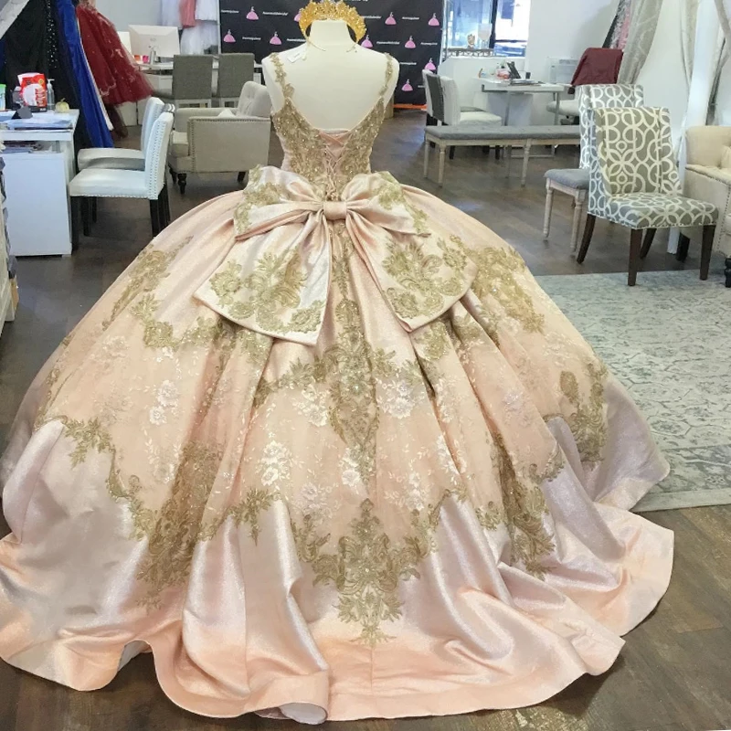 Luxury Rose Gold Quinceanera Dresses Lace Appliqued Lace Crystal Ball Gown
