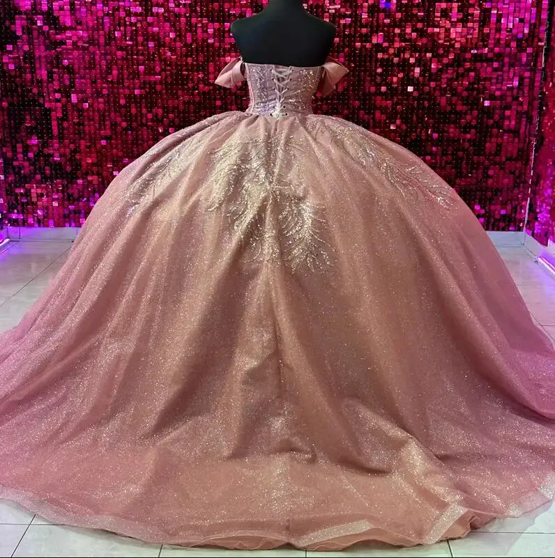 Rose Pink Shiny Quinceanera Dresses Beads Crystal Tull Sweethear Princess Sweet 15 16 Year Birthday Party Gown