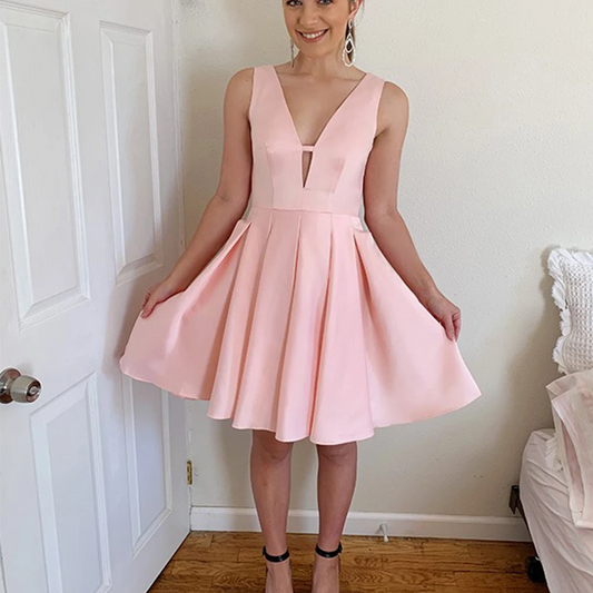 Pleated Homecoming Dresses for Girls V Neck Backless Short Prom Gowns Women Birthday Party Gown