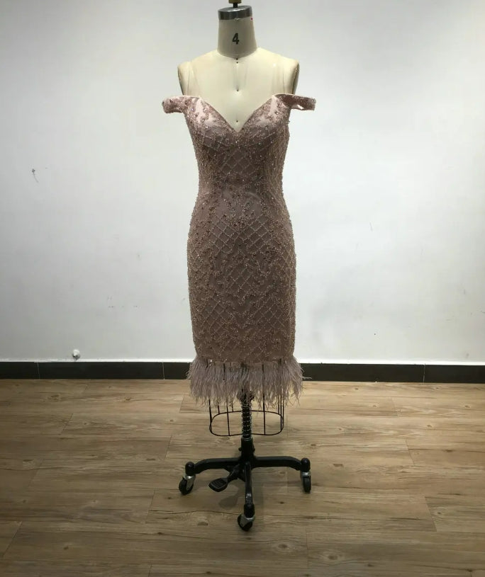 Sexy Beading V Neck Form-Fitting Short Party Dresses For Women Classic Feather Embellished Evening Gowns