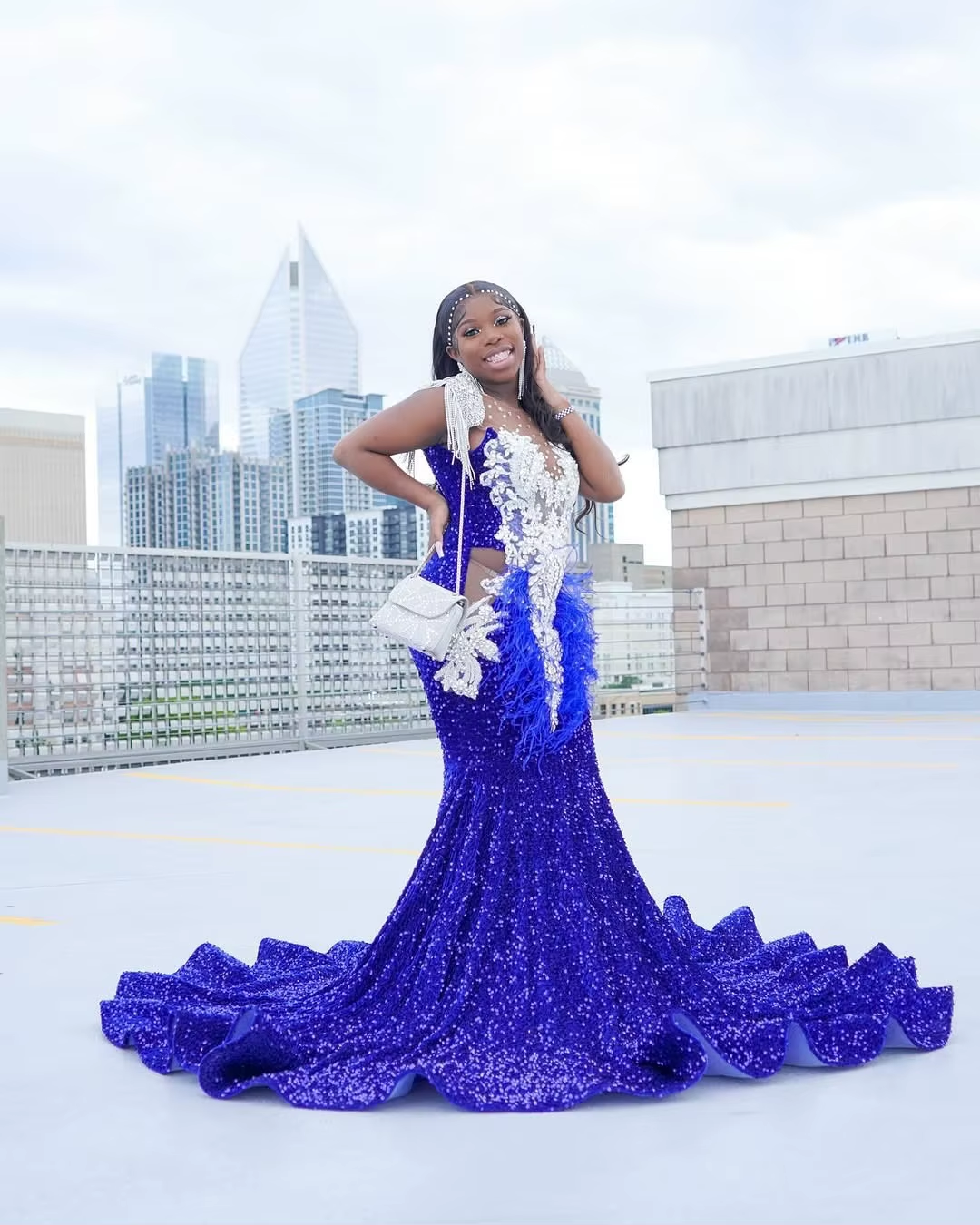 Sparkly Velvet Sequin Royal Blue Mermaid Prom Dresses Long for Black Girls 2025 Feather Crystal Applique Evening Gown Customized