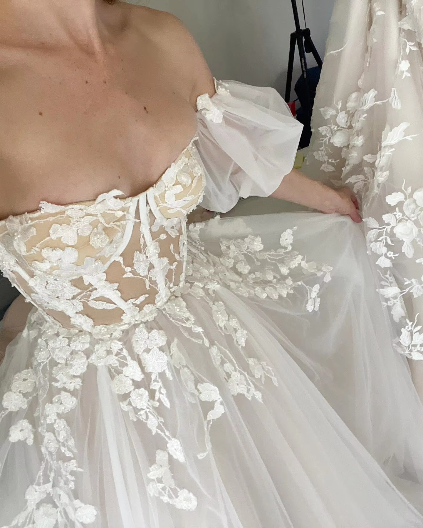 Short Puff Sleeves 3D lace Wedding Dresses Champagne Liner Tulle Appliques Formal Bridal Gowns Womens New