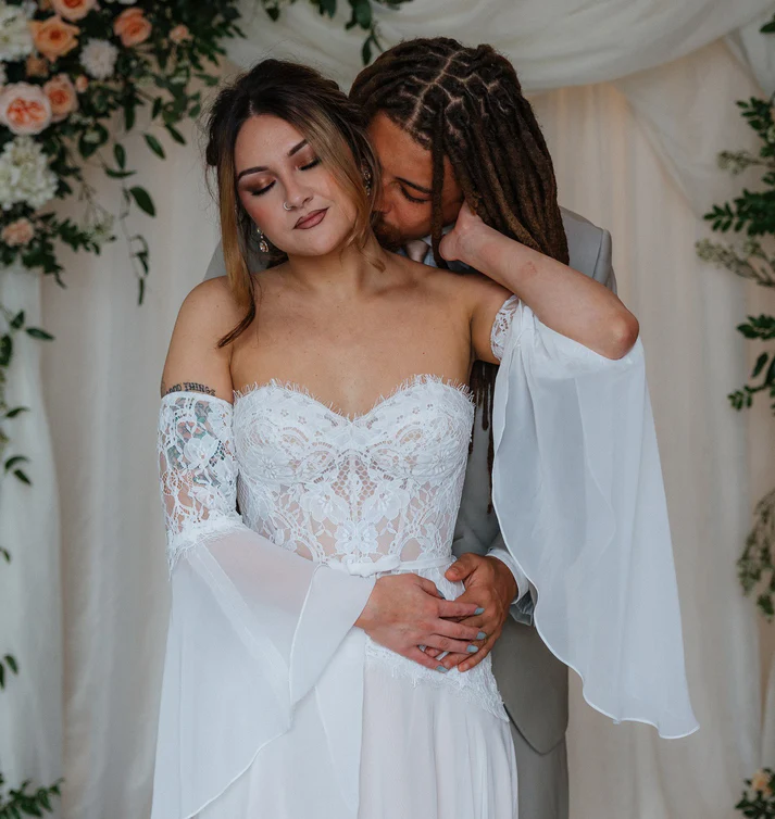 A Line Sweetheart Chiffon Lace Boho Wedding Dresses with Detachable Sleeves