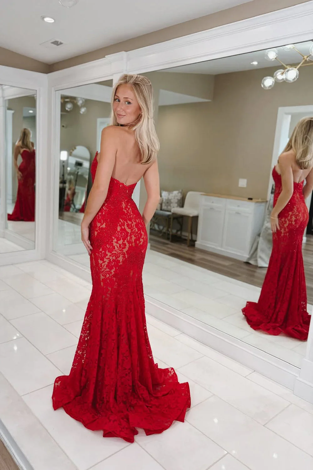 Charming Mermaid Sweetheart Neck Red Lace Long Prom Dress