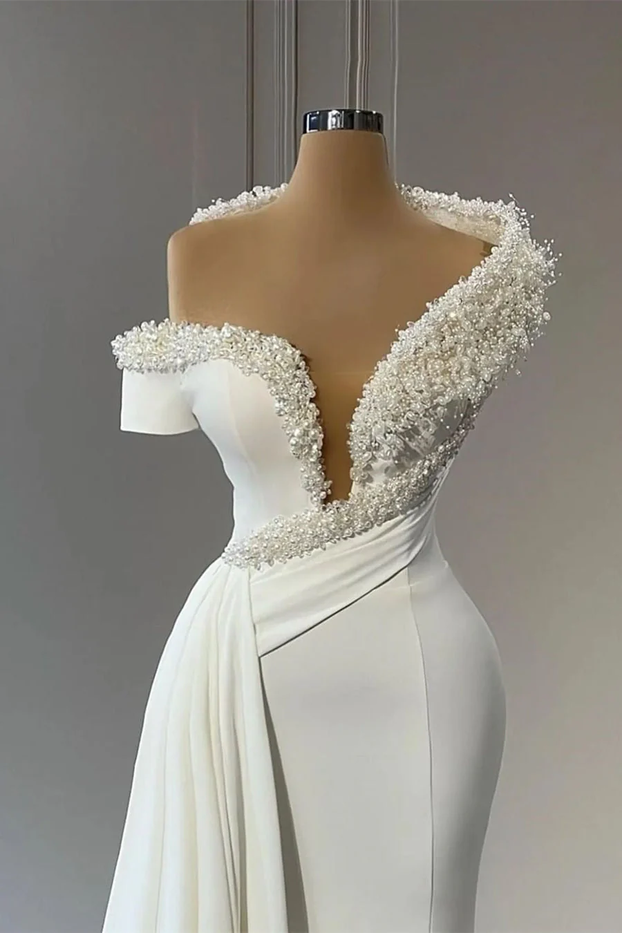 Classy V-neck Off-the-shoulder Beading Sleeveless Mermaid Wedding Dresses