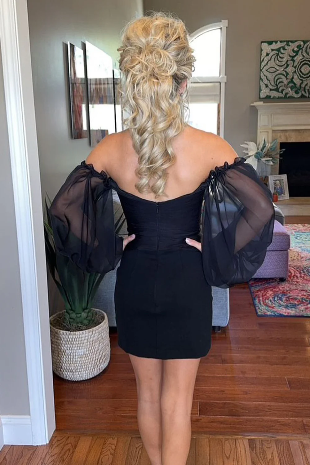 Cute Bodycon Sweetheart Black Chiffon Short Homecoming Dresses with Sleeves