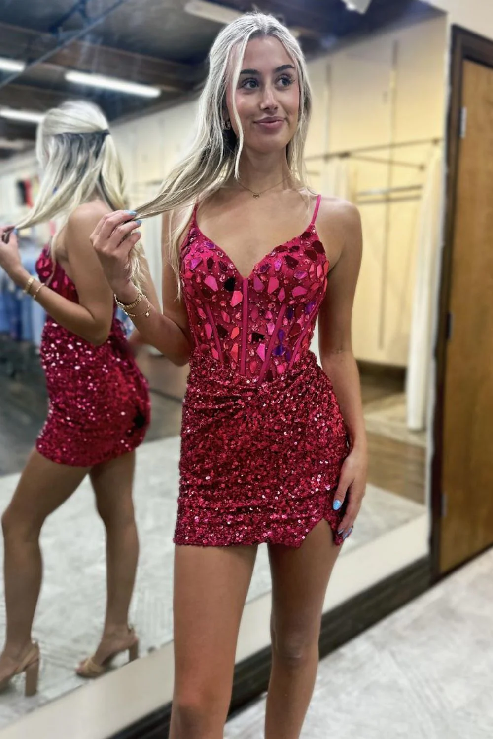 V Neck Dark Green Sequins Tight Short Homecoming Dresses with Mirror cuts