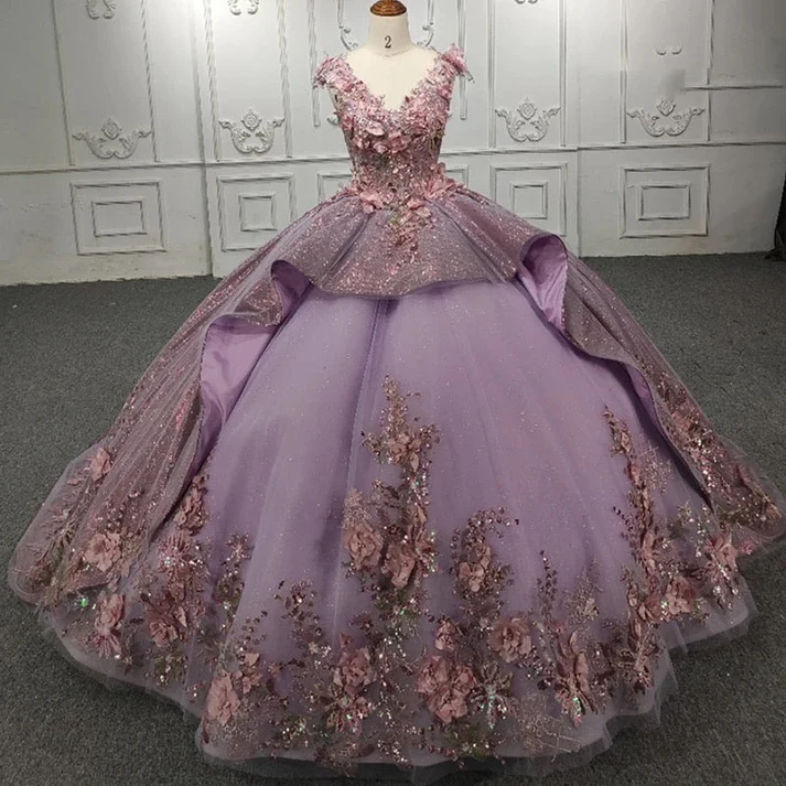 V Neck Sleeveless Appliques Beaded Lilac Quinceanera Dress for Sweet 16