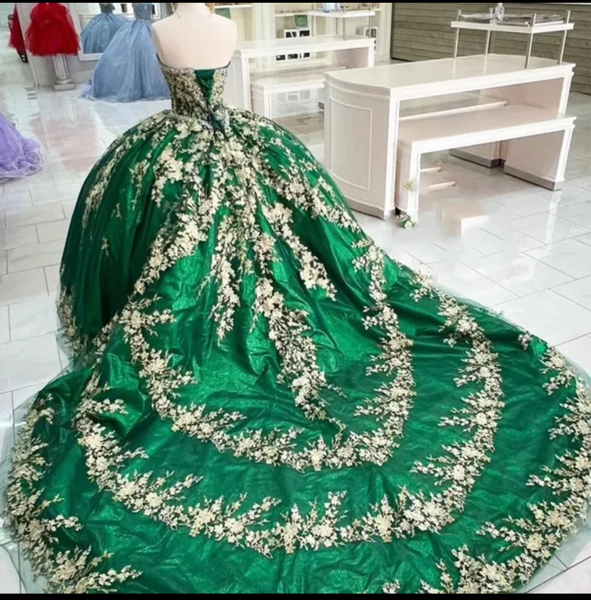 Emerald Green Lace Appliquees Quinceanera Dresses Ball Gown Off Shoulder Beaded Sweet 16 Dress Birthday Gown