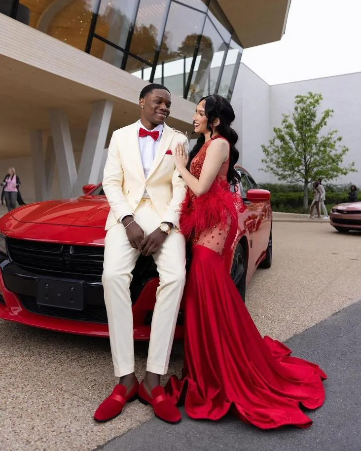 Red Sparkly Long Mermaid Prom Birthday Gala Dresses For Black Girl Luxury Diamond Feather Sheer Evening Ceremony Gown