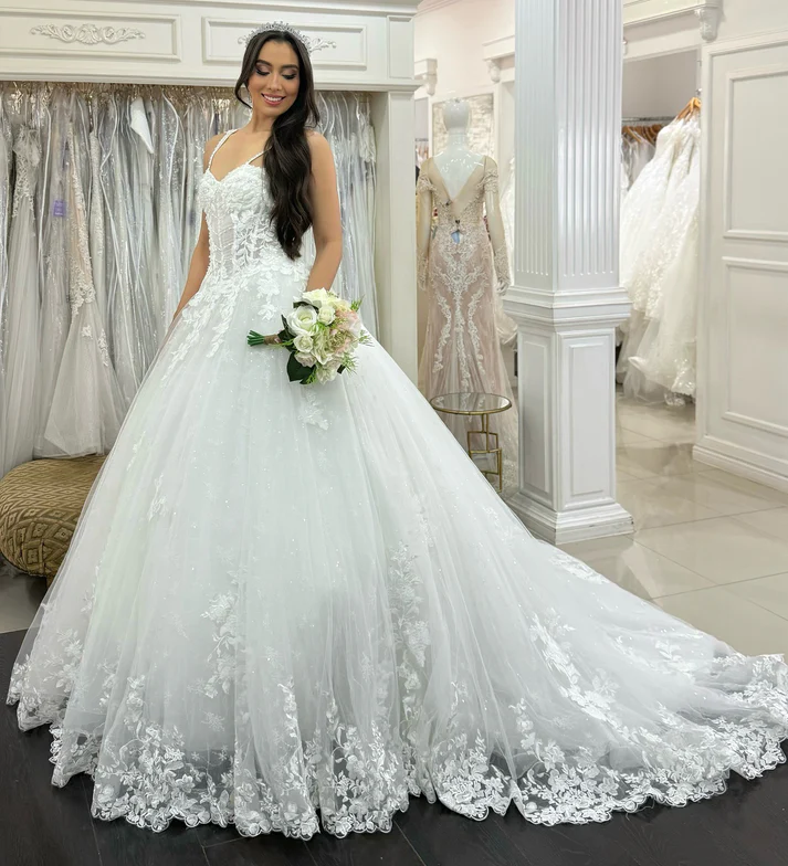 A Line Sweetheart Tulle Lace Appliqued Beach Wedding Dresses for Bride