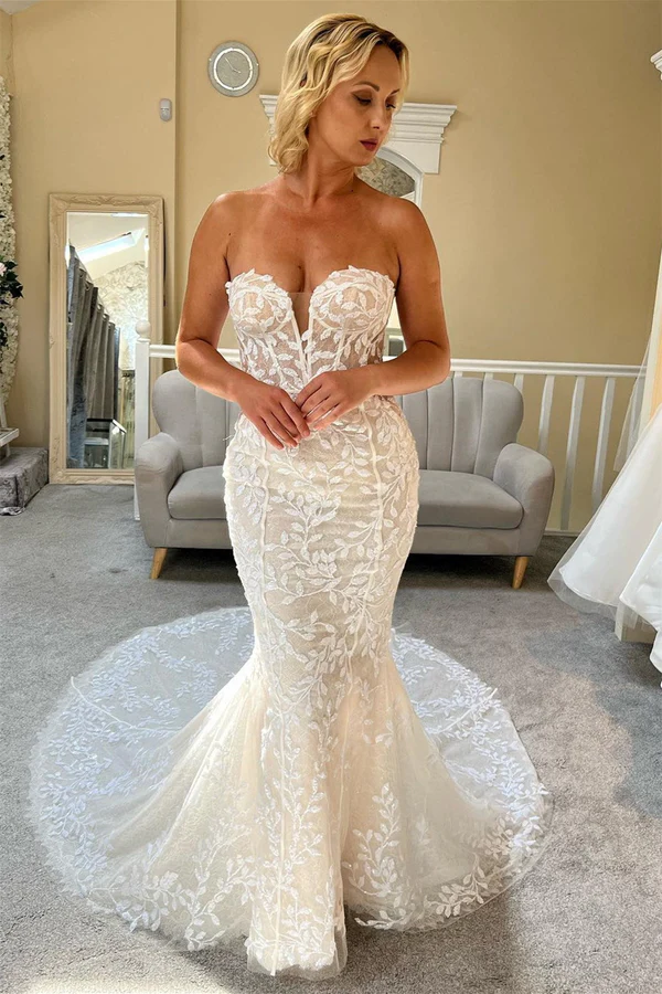 Chic Strapless Sweetheart Sleeveless Wedding Dresses Mermaid Sequins Lace Open Back Sheath On Sale