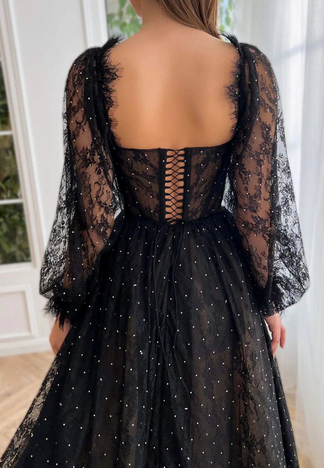 Sweetheart Long Sleeves Appliques Tulle A-Line Prom Dress