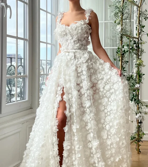 Sweetheart Spaghetti Straps Sleeveless Floral Embellished Pleated Tulle Prom Dress