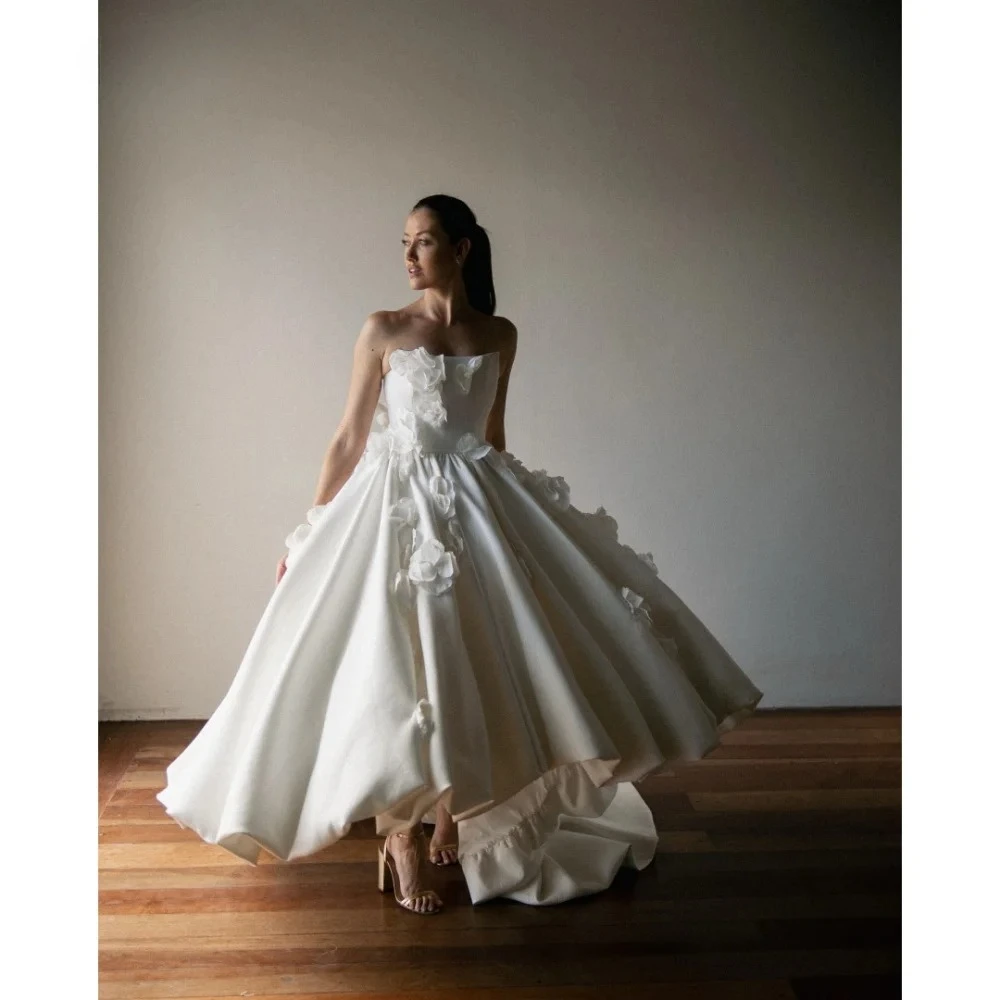 White Satin 3D Flowers Strapless Trailing Prom Dresses Floor-Length vestidos de noche Backless Evening Dress Custom Made