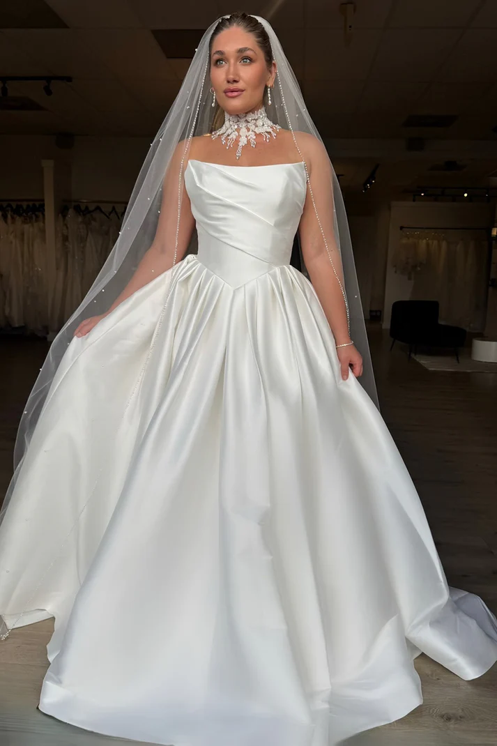 Women's A Line Satin Corset Boho Wedding Dresses Plus Size Bridal Wedding Gowns