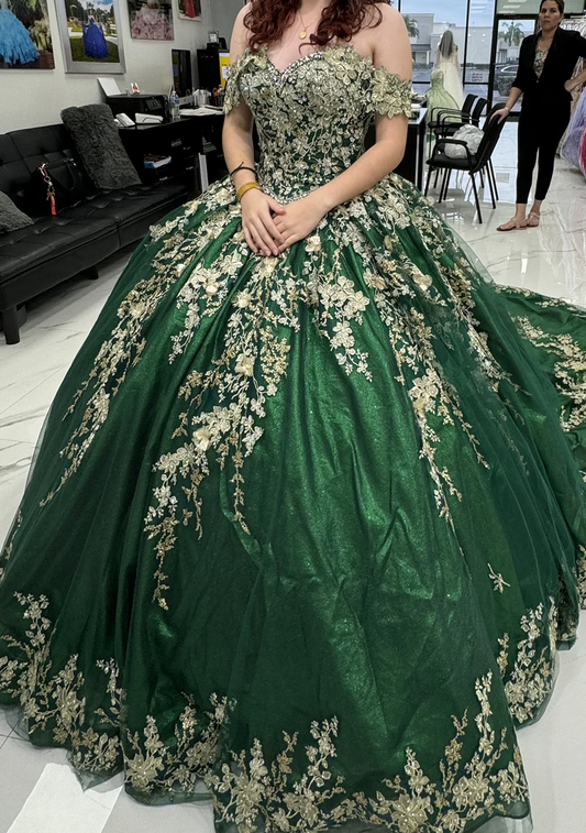Emerald Green Lace Appliquees Quinceanera Dresses Ball Gown Off Shoulder Beaded Sweet 16 Dress Birthday Gown